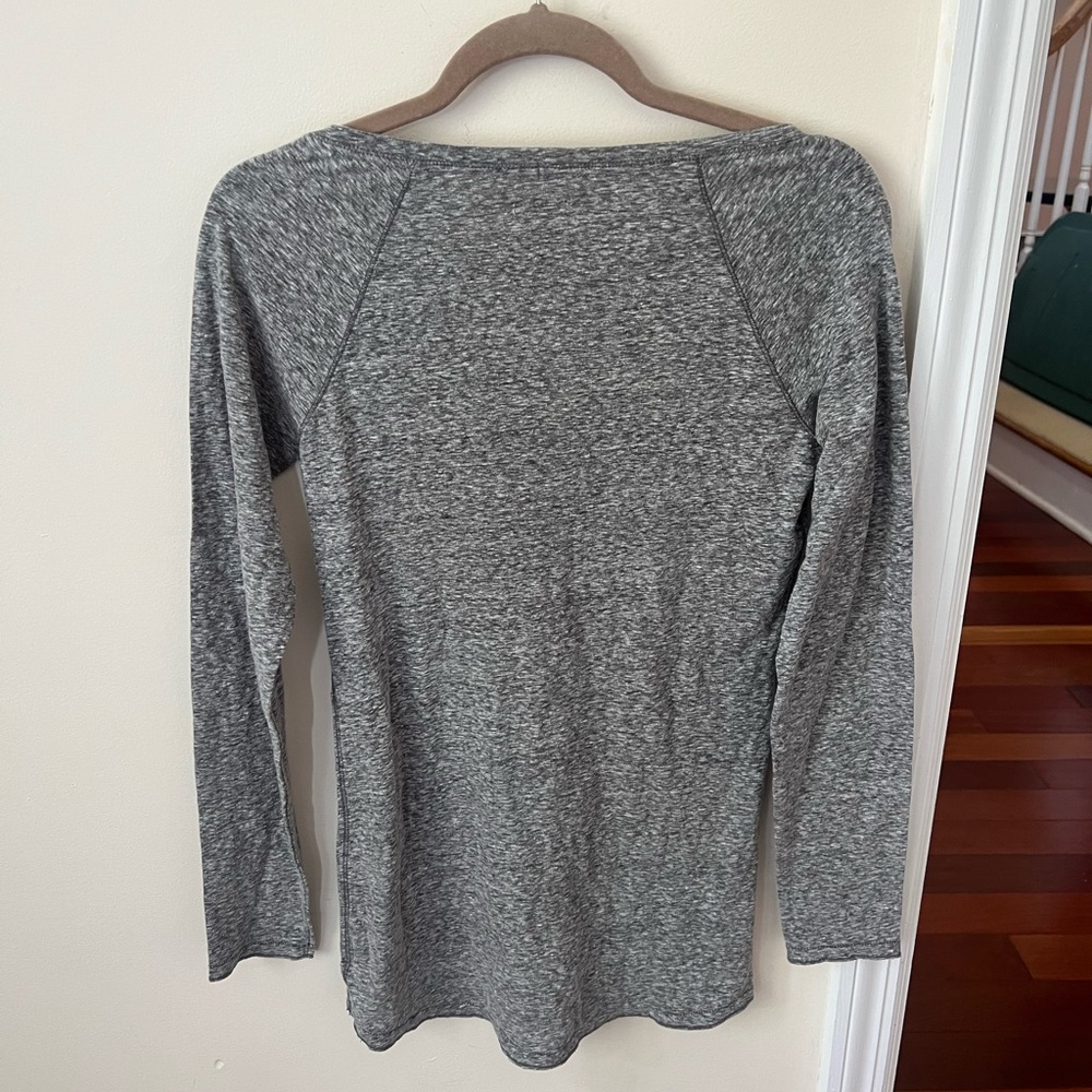 Women’s Heather Gray Long Sleeve Aerie Top with Button Down Detail - Picture 3 of 3